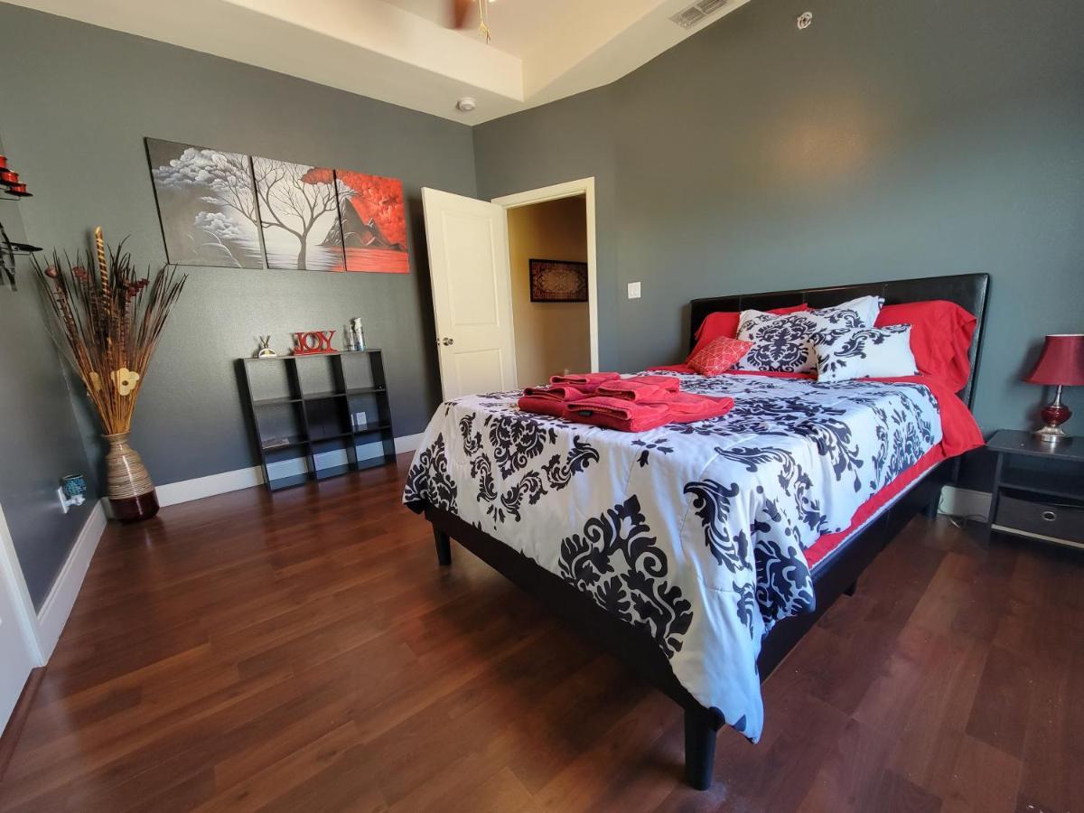 Modern, Private, Smart 4 Bedroom Condo In Desirable Location In Mcallen With Pool! المظهر الخارجي الصورة