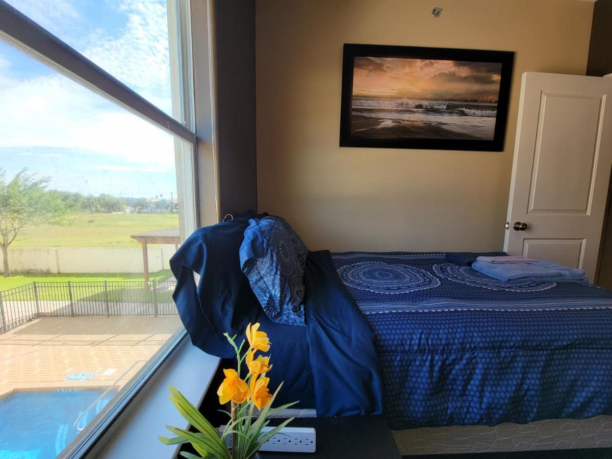 Modern, Private, Smart 4 Bedroom Condo In Desirable Location In Mcallen With Pool! المظهر الخارجي الصورة